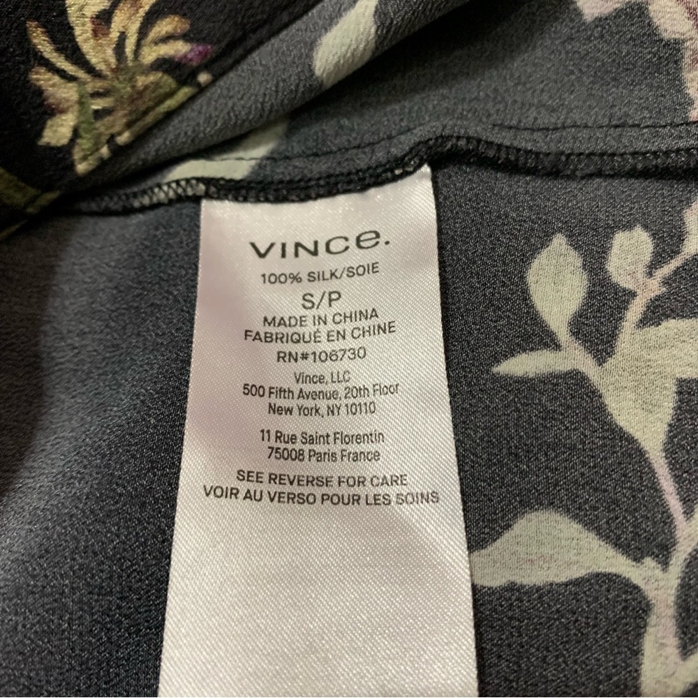 VINCE. Iris Honeysuckle 100% Silk Shaped Collar Pullover - Size S - Picture 13 of 14